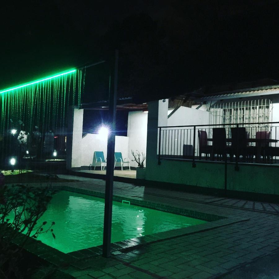 Simbasun Cottages Midrand Ngoại thất bức ảnh