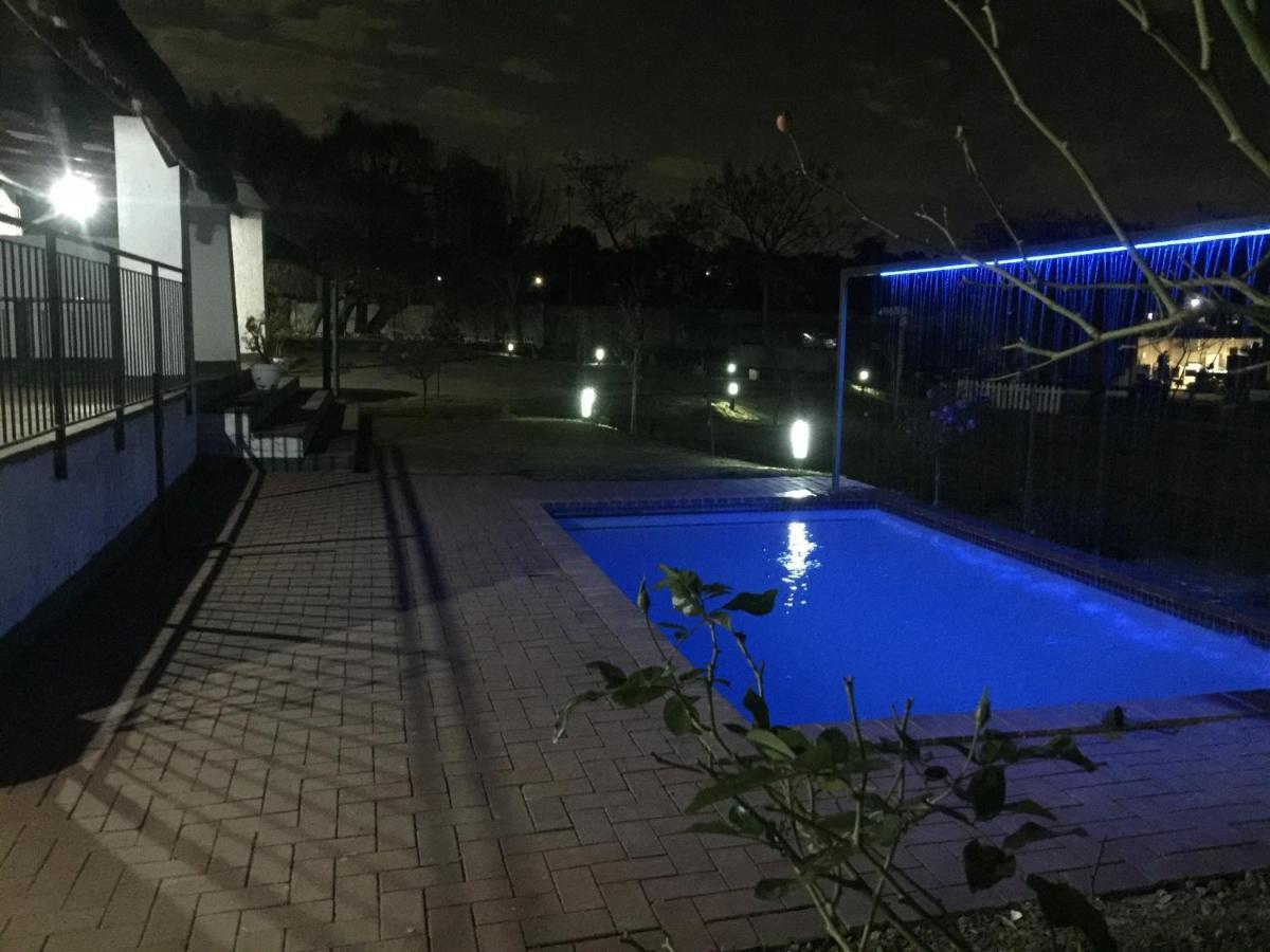 Simbasun Cottages Midrand Ngoại thất bức ảnh