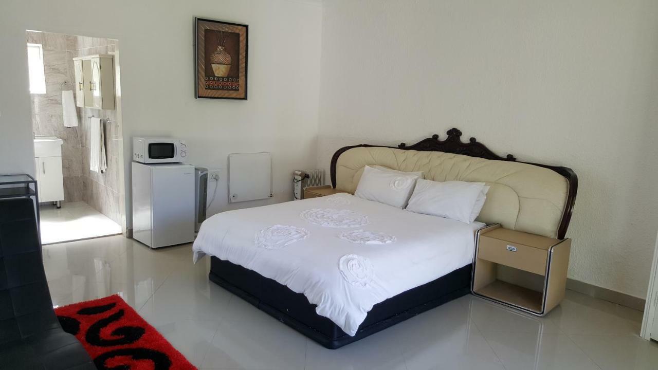 Simbasun Cottages Midrand Ngoại thất bức ảnh