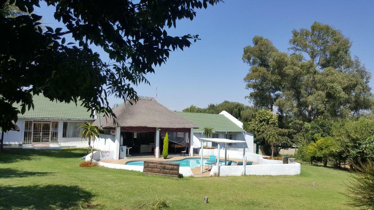 Simbasun Cottages Midrand Ngoại thất bức ảnh