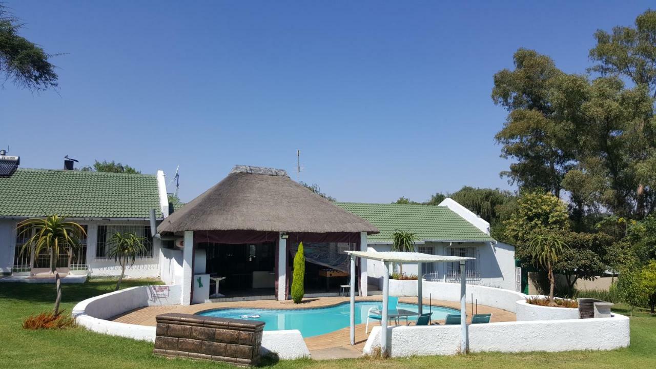 Simbasun Cottages Midrand Ngoại thất bức ảnh