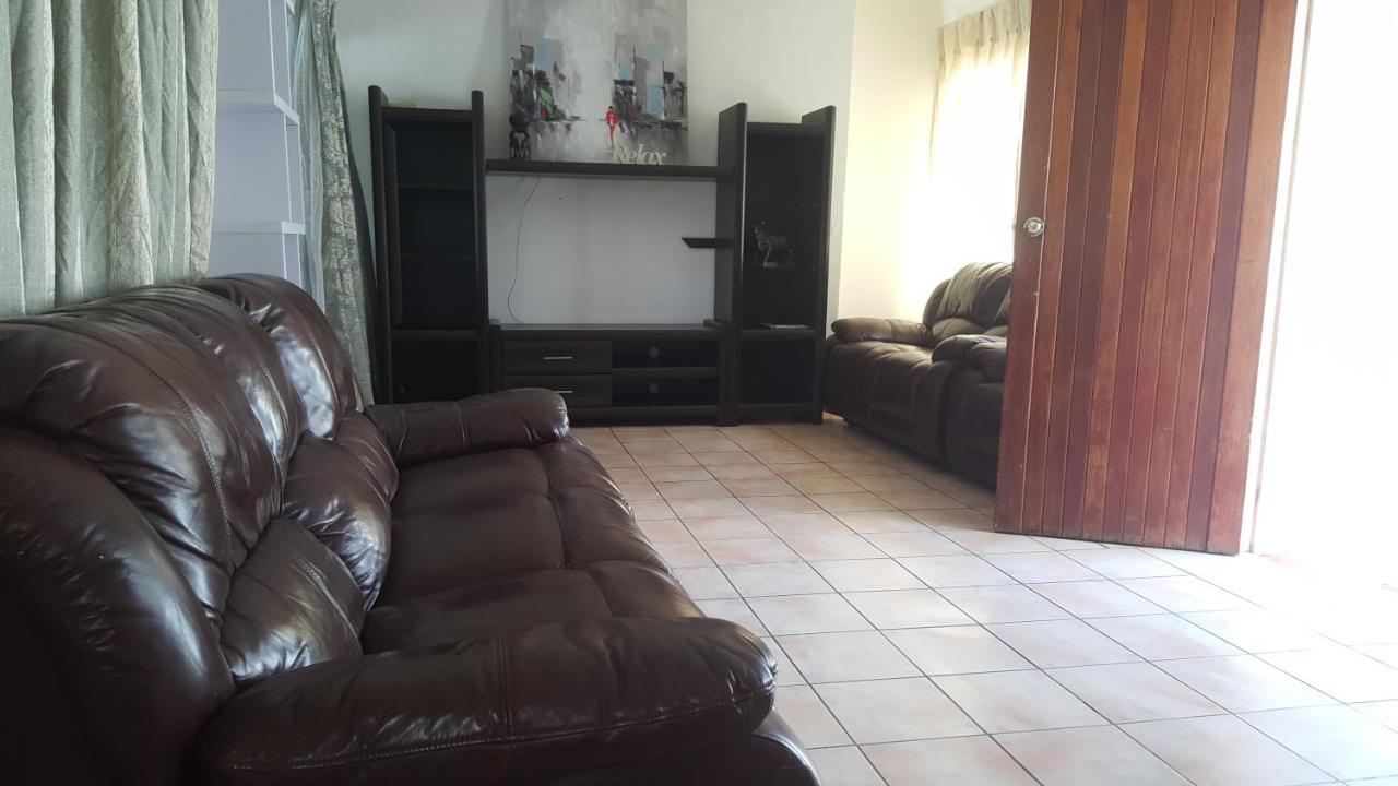 Simbasun Cottages Midrand Ngoại thất bức ảnh